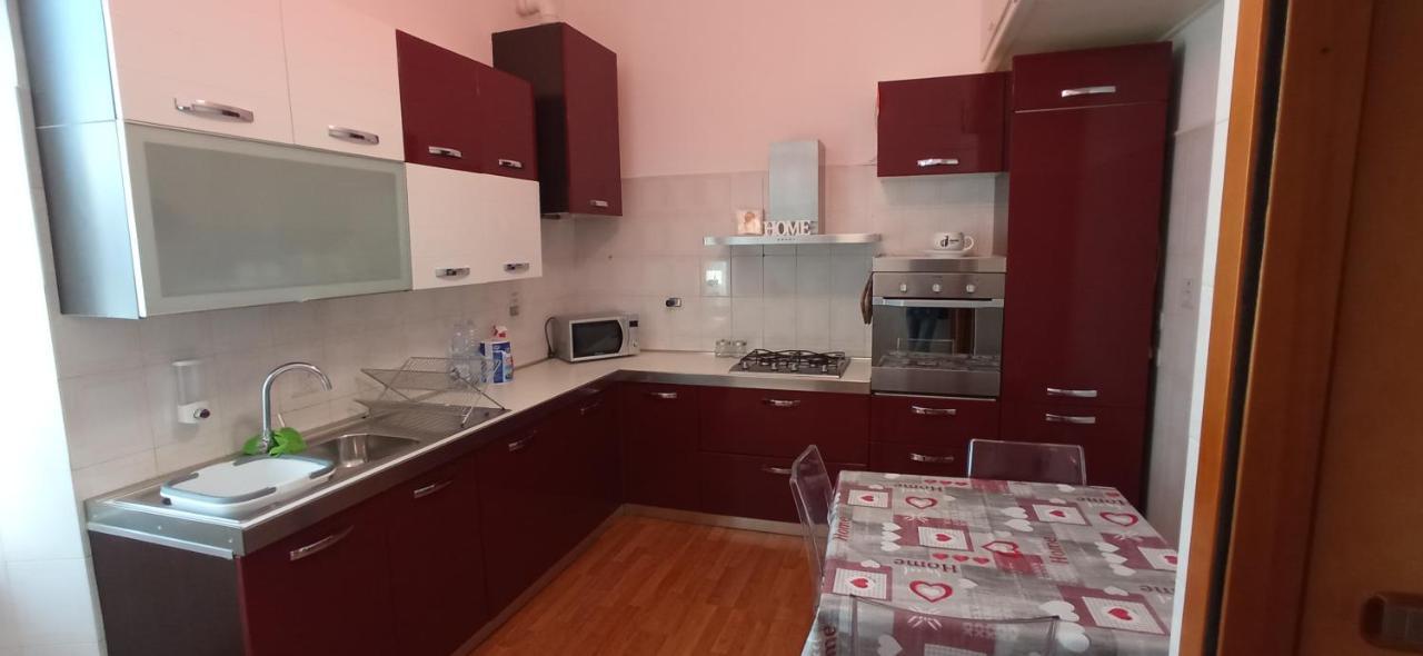 I Girasoli Apartment ชิวิตาเวกเกีย ภายนอก รูปภาพ